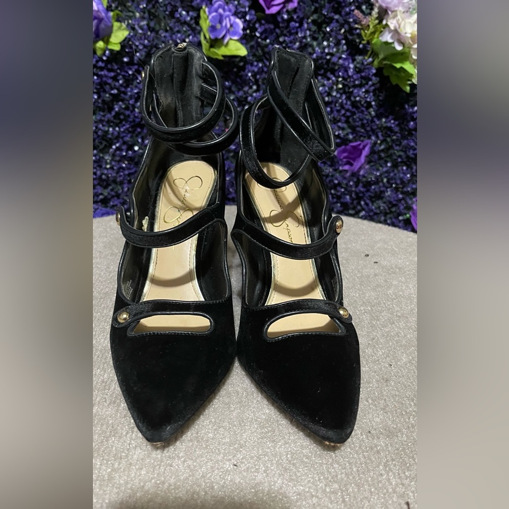 Preowned Jessica Simpson heels